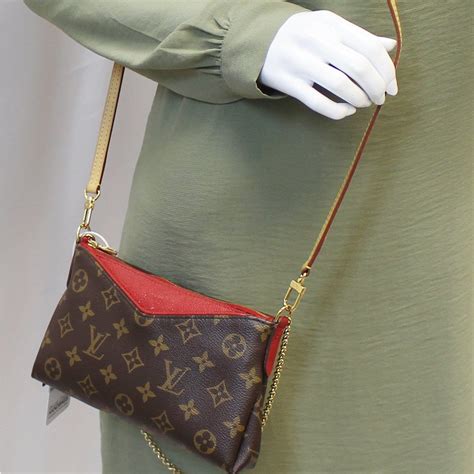 louis vuitton monogram canvas pallas chain crossbody bag|louis vuitton pallas.